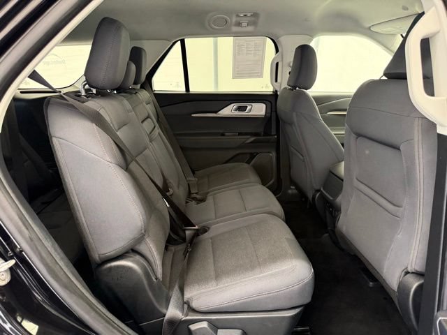 Used 2025 Ford Explorer Active AWD/4WD image 25