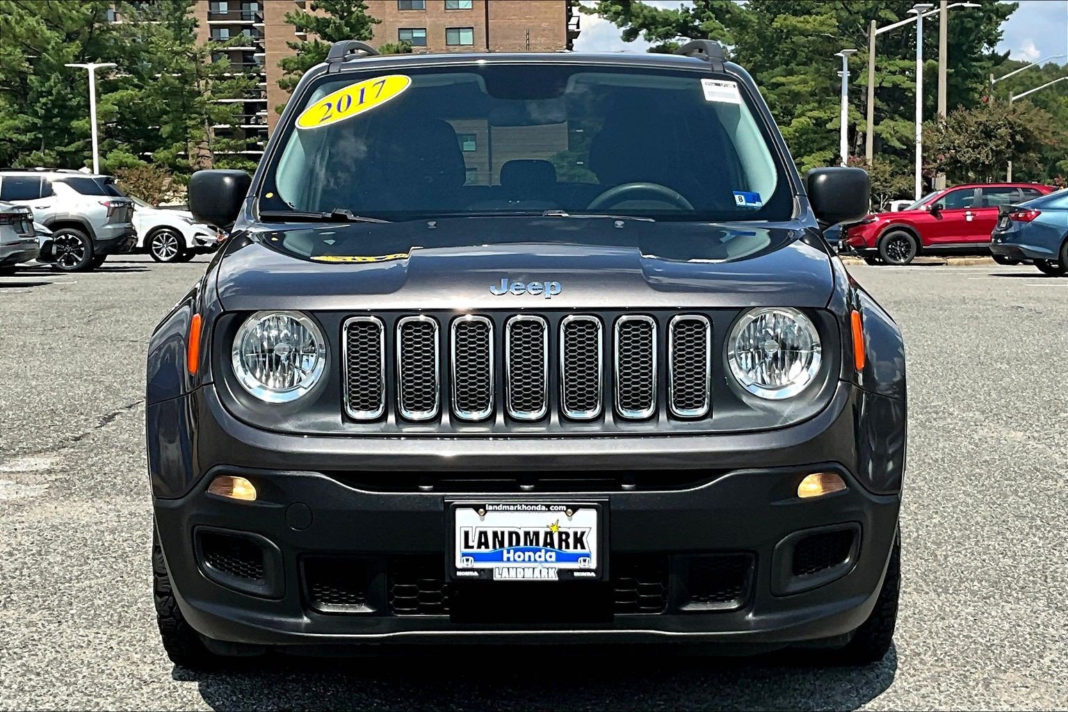 Used 2017 Jeep Renegade Sport w/ Power & Air Group FWD image 3
