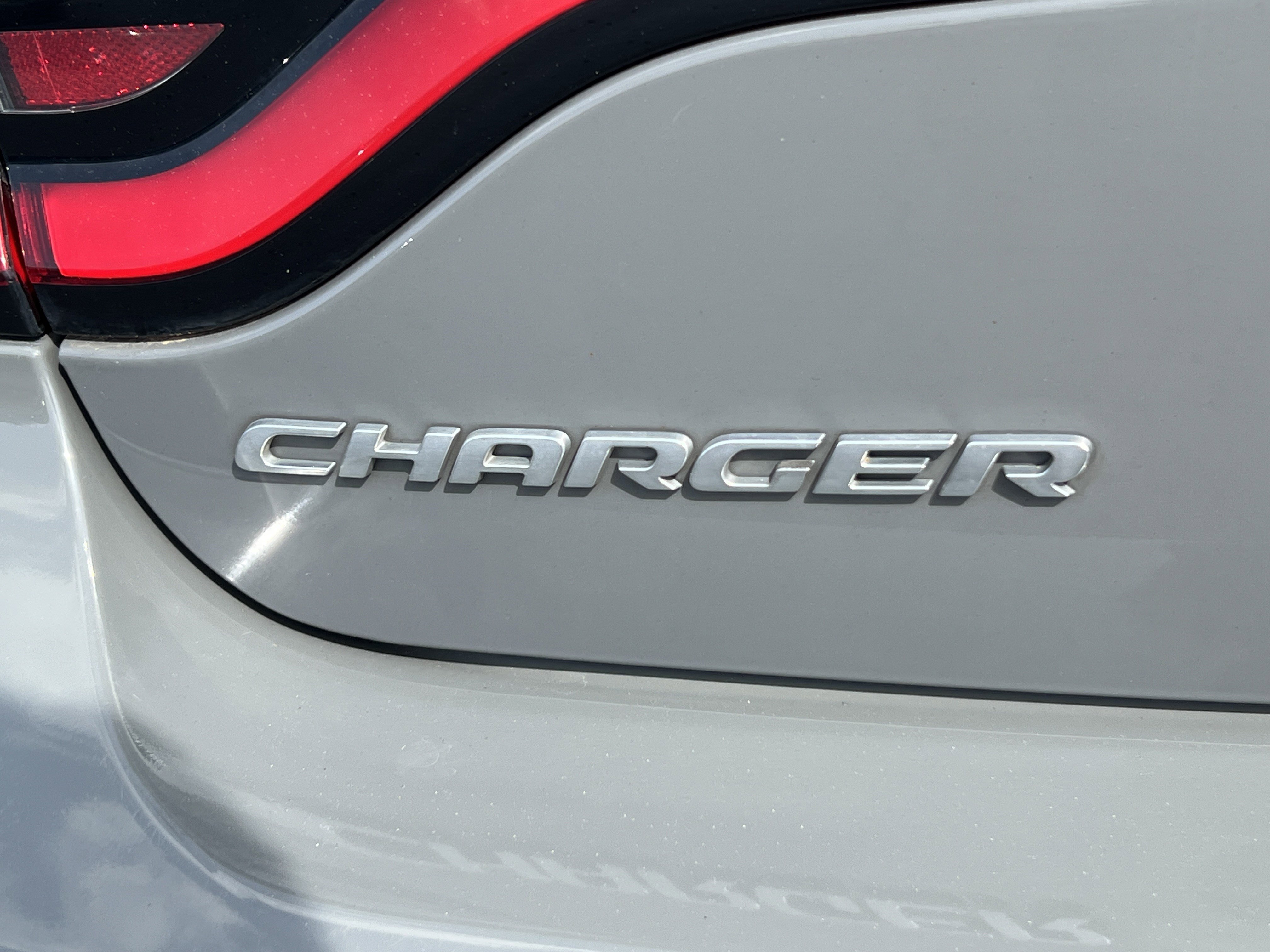 Used 2019 Dodge Charger SXT w/ Leather Interior Group RWD image 9