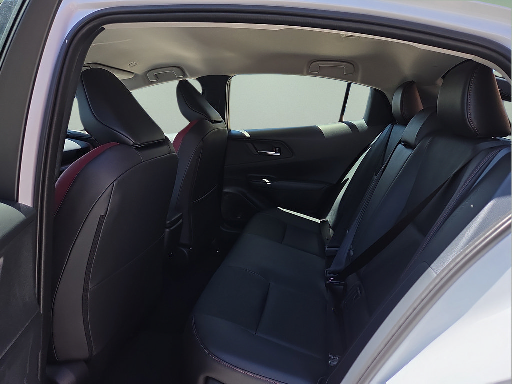 New 2027 Toyota Prius Plug-In Hybrid FWD image 14