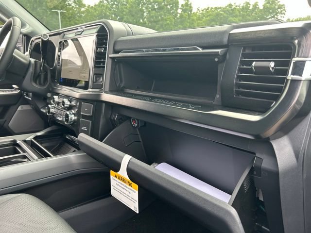 New 2026 Ford F250 Lariat w/ Black Appearance Package AWD/4WD image 14