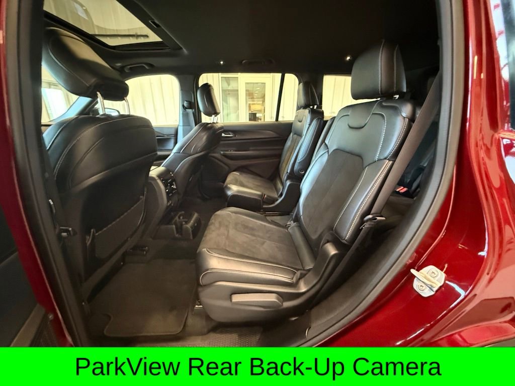 Used 2024 Jeep Grand Cherokee L Altitude AWD/4WD image 8