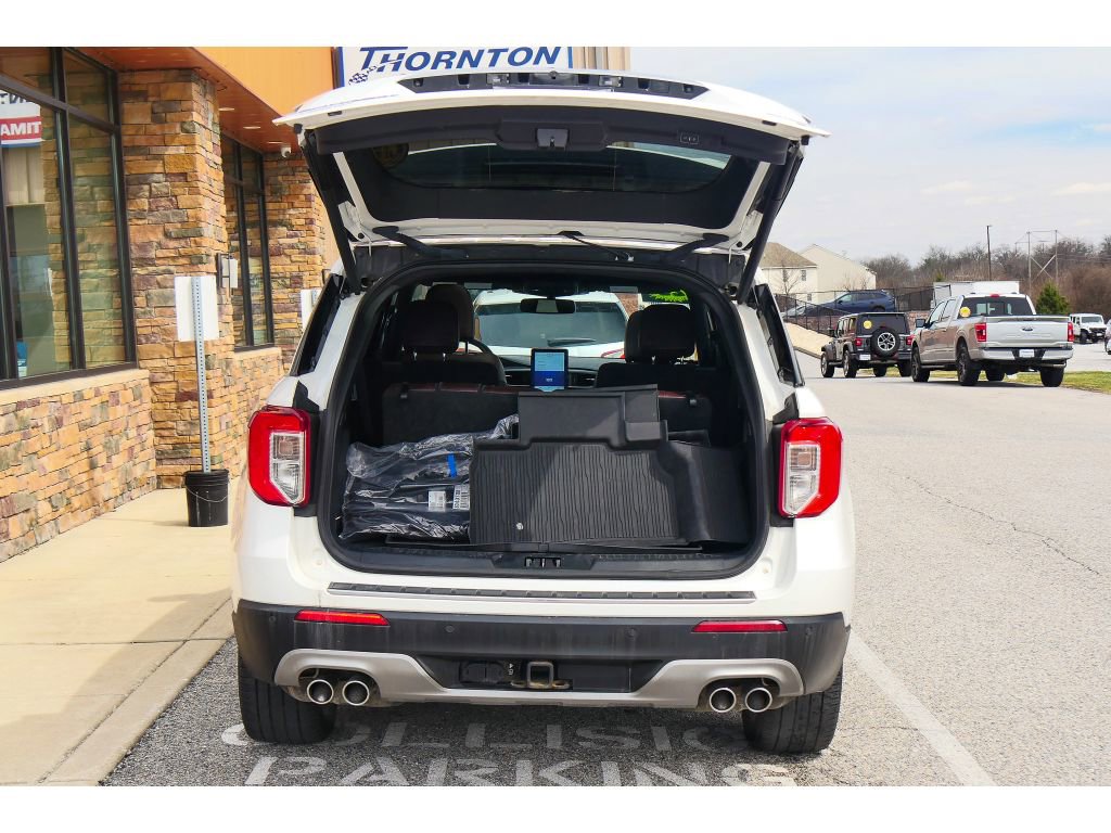 Used 2022 Ford Explorer Platinum w/ Technology Package AWD/4WD image 30