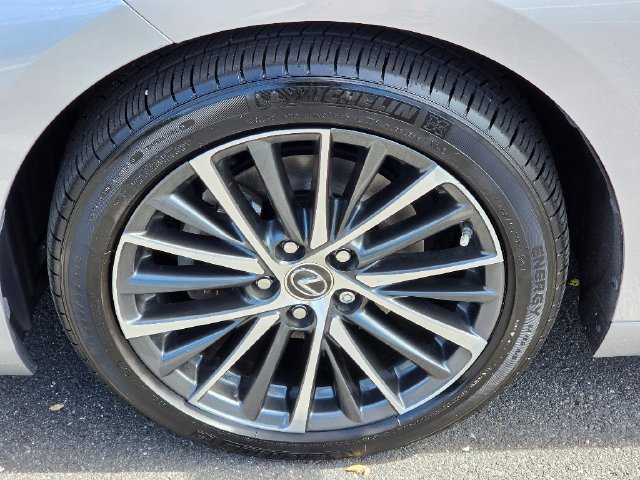 Used 2022 Lexus ES 350 w/ Premium Package FWD image 18