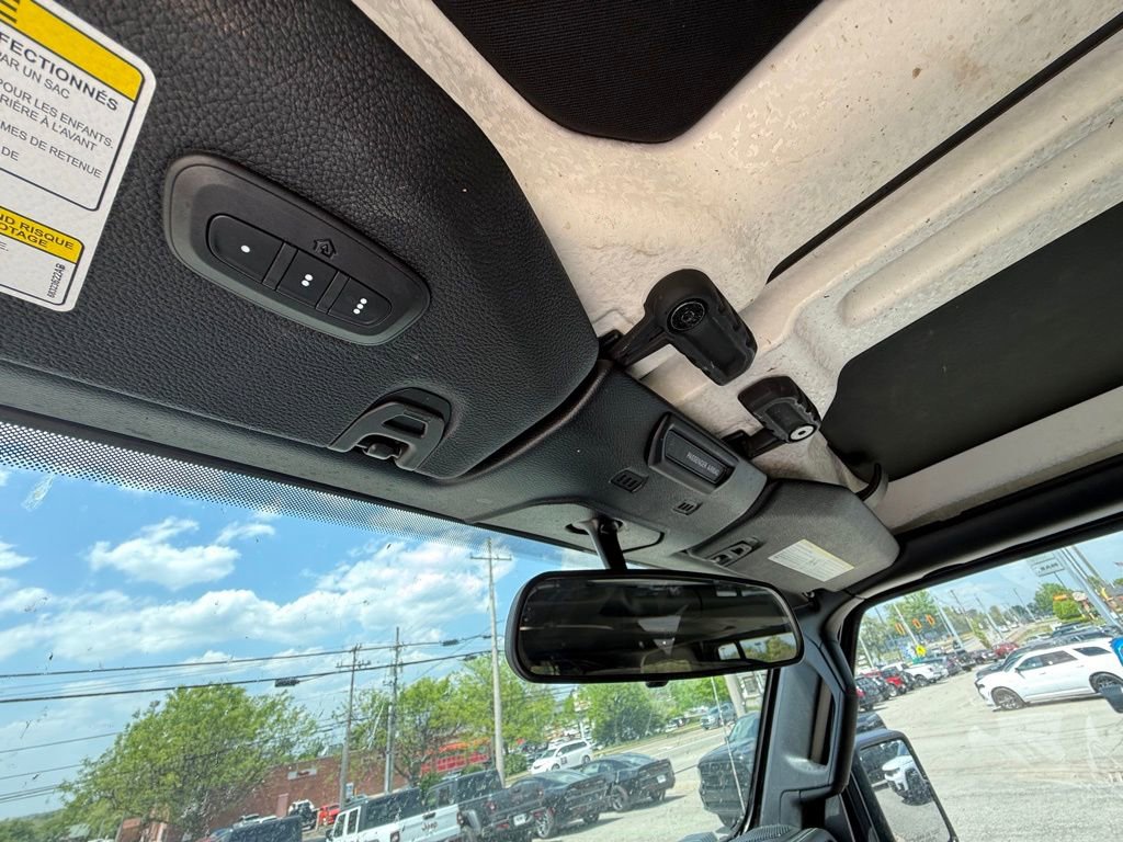 Used 2018 Jeep Wrangler Unlimited Sahara AWD/4WD image 23