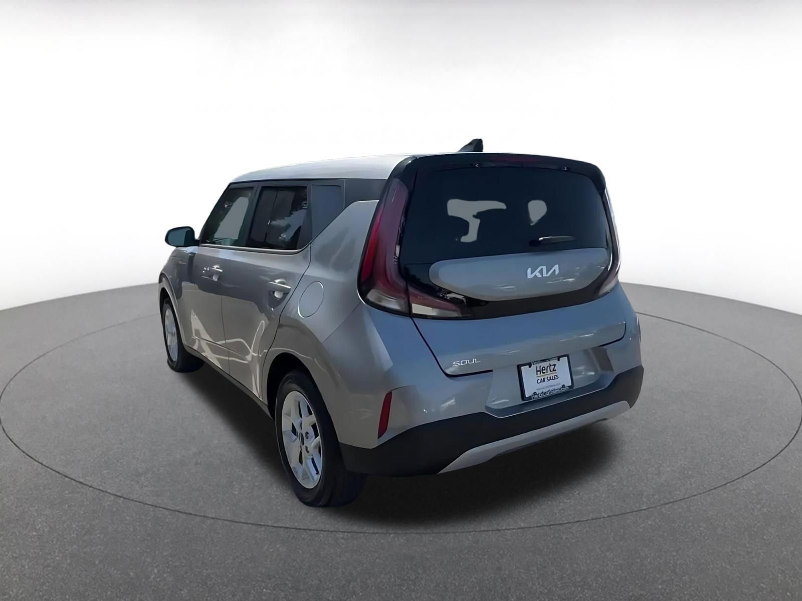 Used 2025 Kia Soul LX w/ LX Technology Package FWD image 11