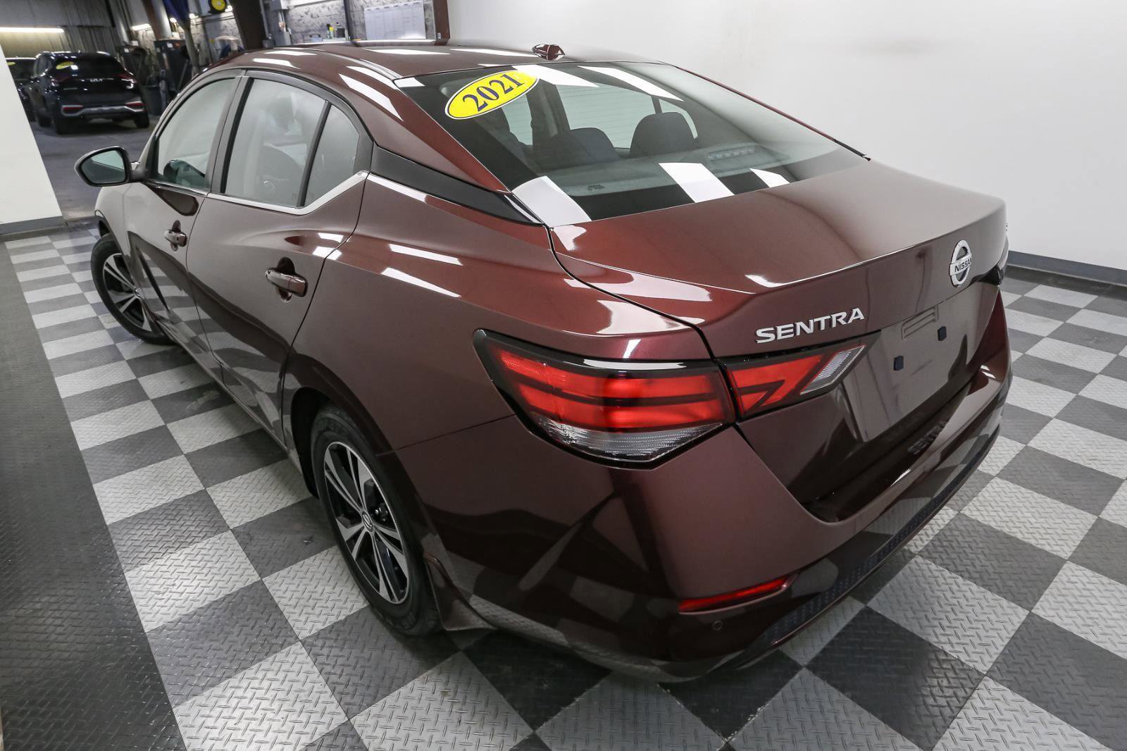 Used 2021 Nissan Sentra SV image 9