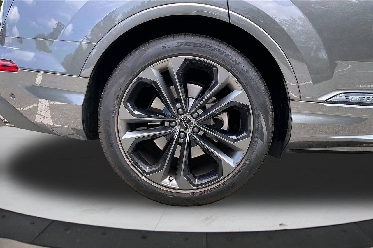 Used 2025 Audi Q7 3.0T Premium Plus AWD/4WD image 39