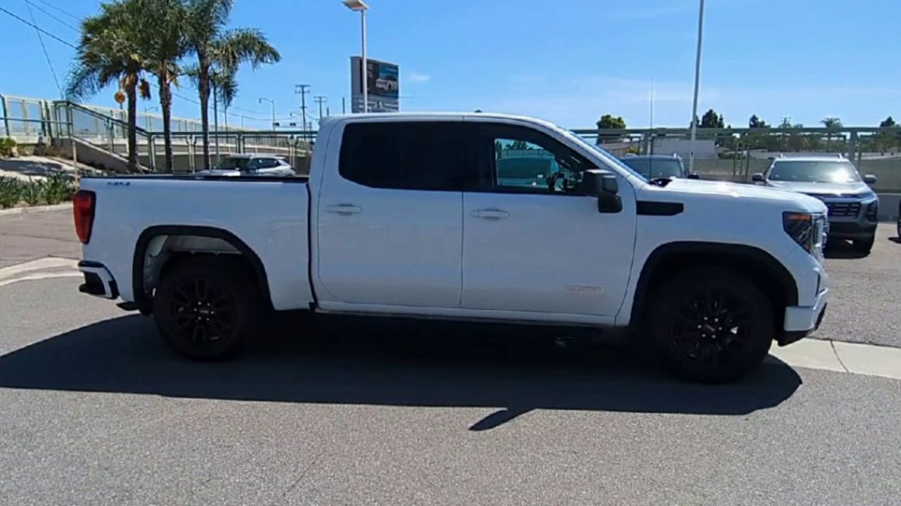 Used 2022 GMC Sierra 1500 Elevation image 9