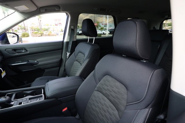 New 2025 Nissan Pathfinder SV image 15