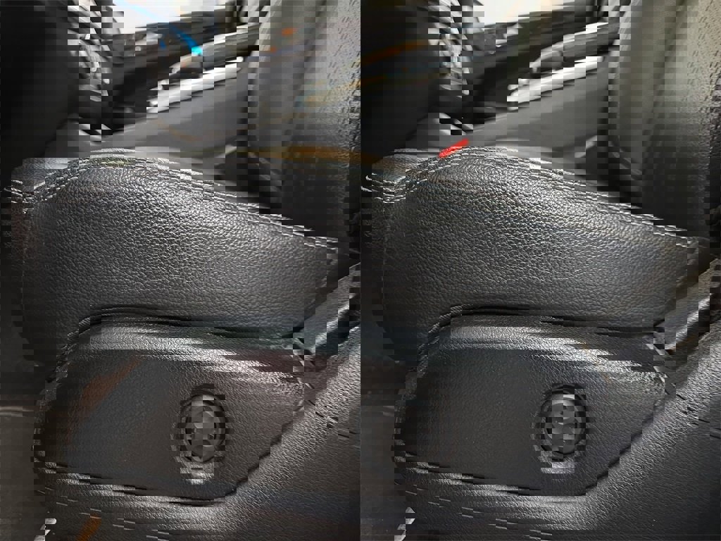 Used 2016 Mercedes-Benz GL 450 4MATIC image 32