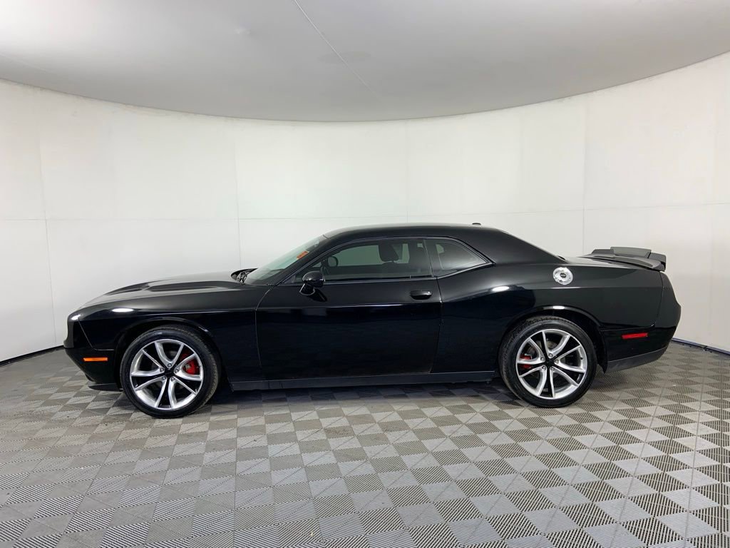 Used 2019 Dodge Challenger SXT image 6