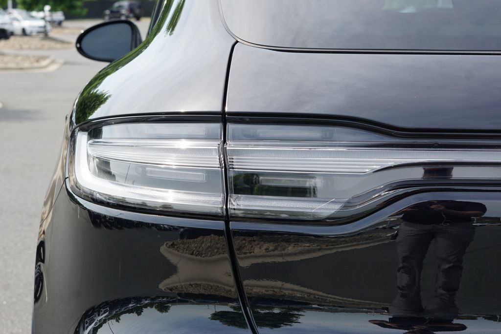 Used 2023 Porsche Macan S AWD/4WD image 18