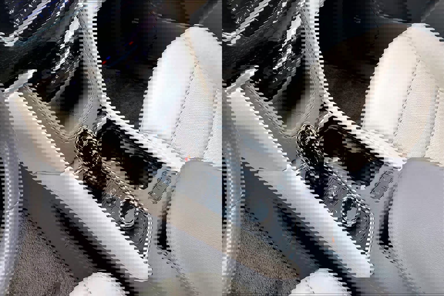 Used 2020 Cadillac XT6 Premium Luxury image 16