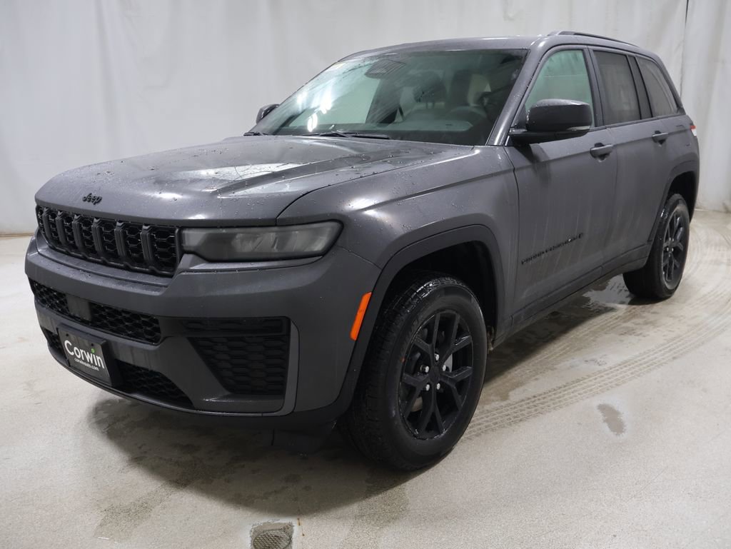 New 2026 Jeep Grand Cherokee Laredo image 3