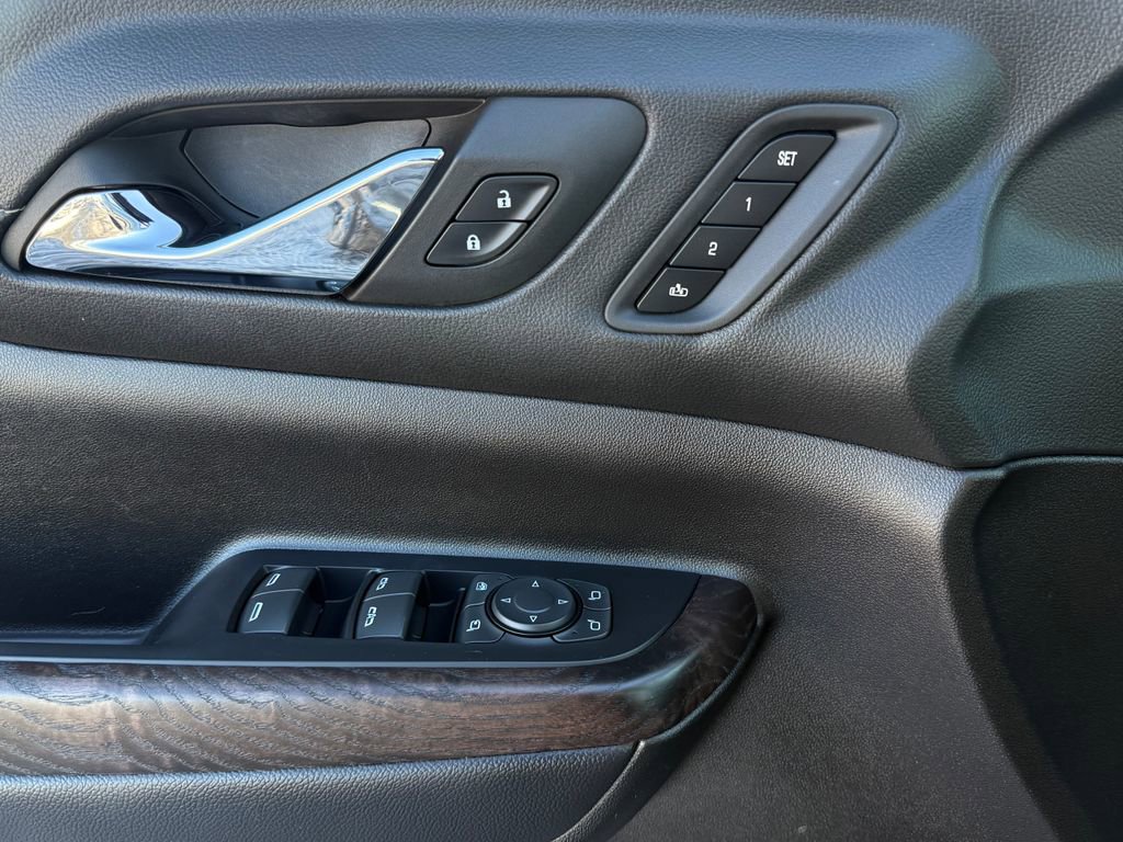 Used 2023 GMC Acadia Denali w/ Black Diamond Edition image 18