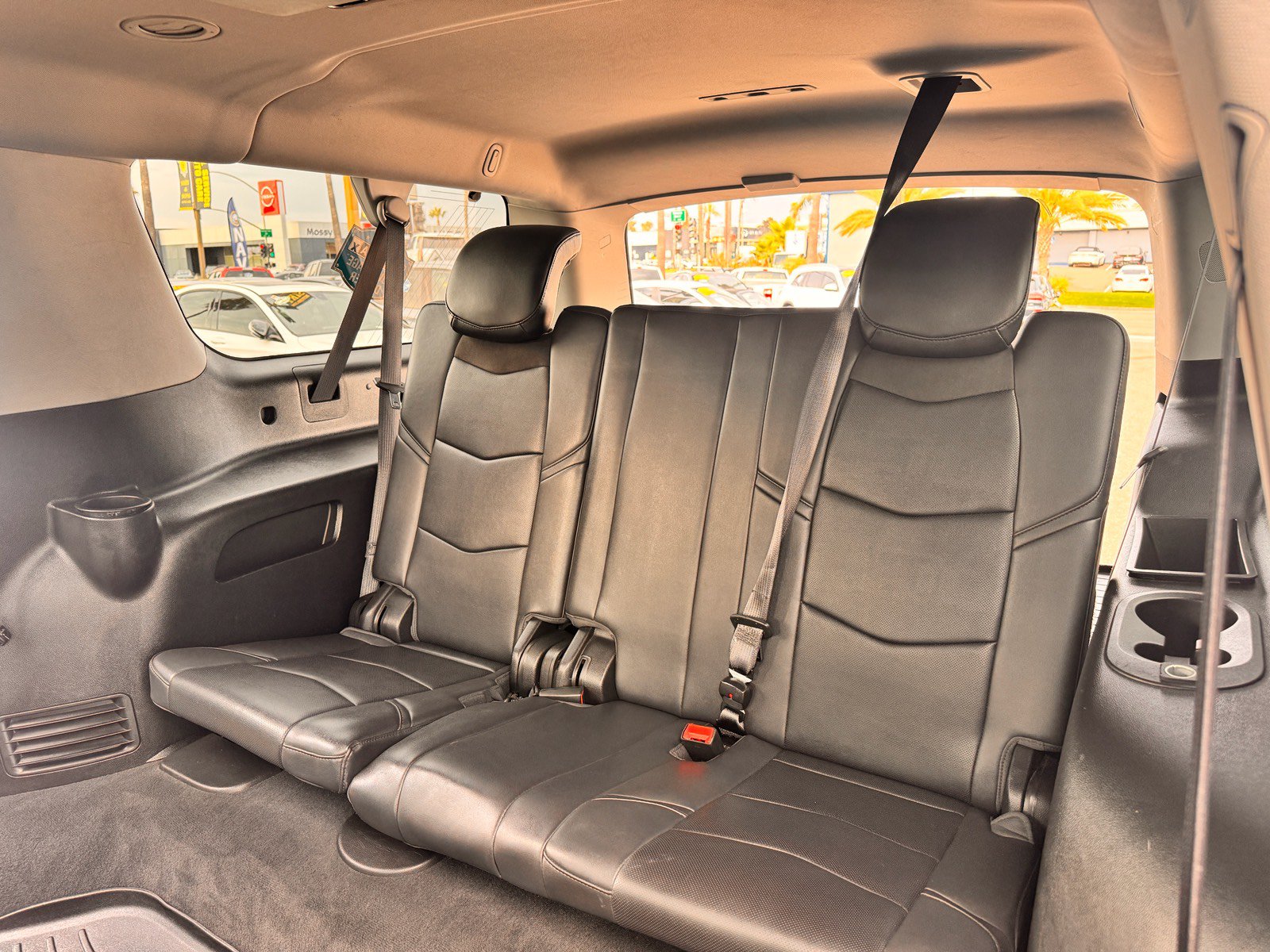 Used 2018 Cadillac Escalade ESV Luxury AWD/4WD image 13