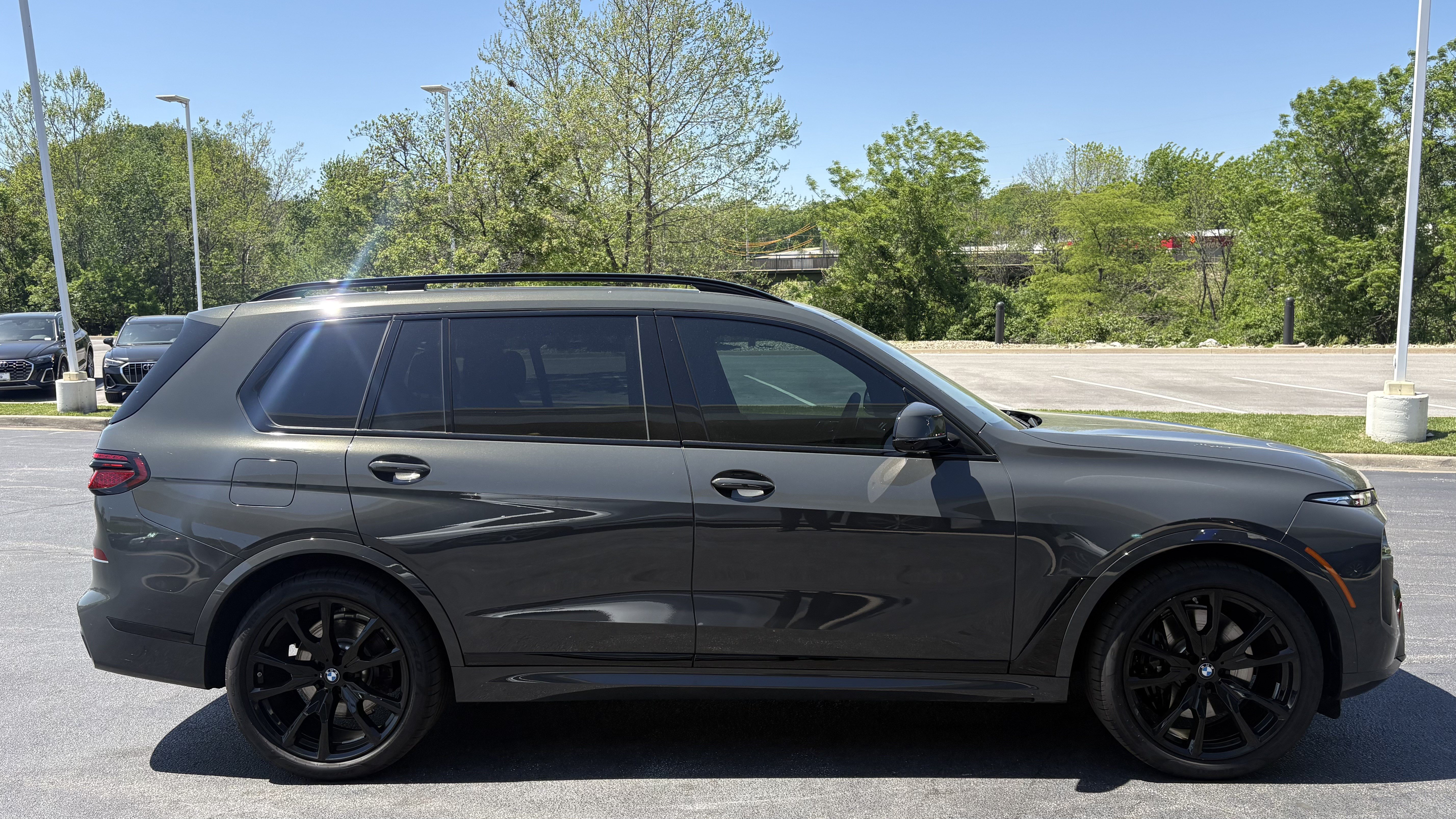 Used 2026 BMW X7 xDrive40i w/ M Sport Package AWD/4WD image 11