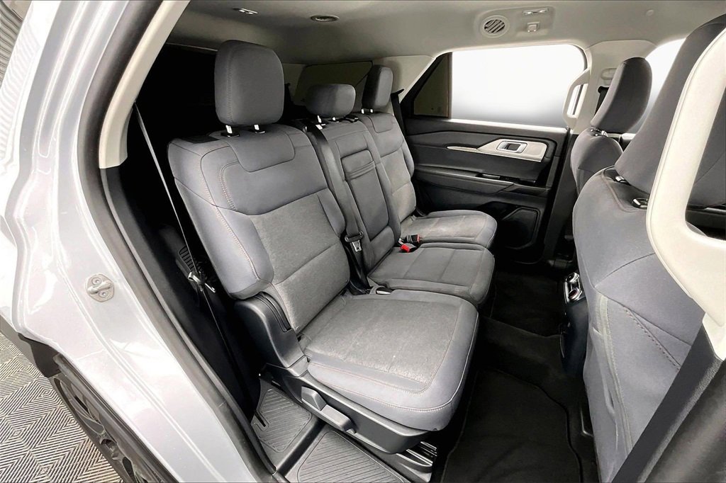 Used 2025 Ford Explorer Active image 27
