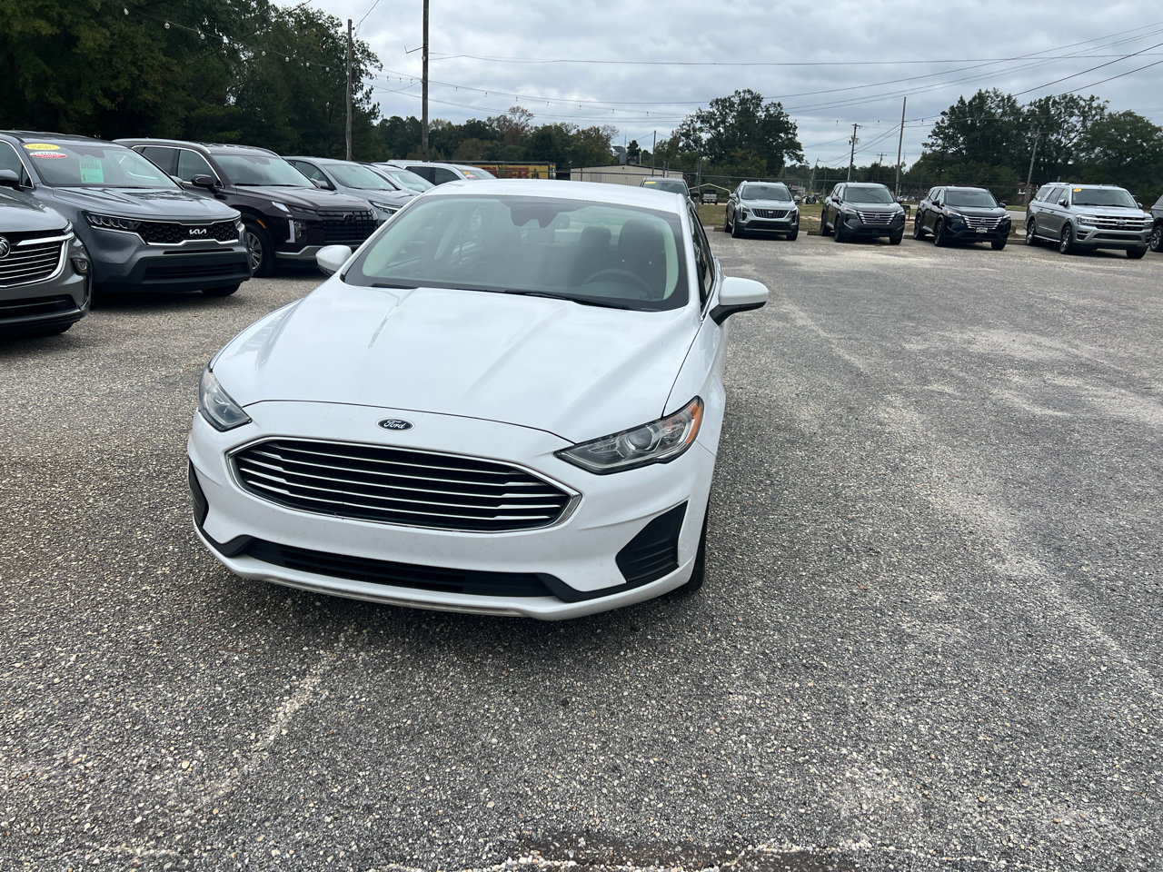 Used 2020 Ford Fusion SE image 2