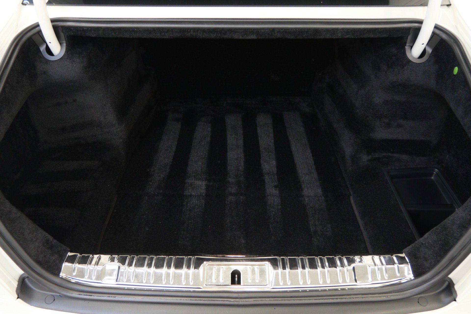 Used 2013 Rolls-Royce Ghost RWD image 18