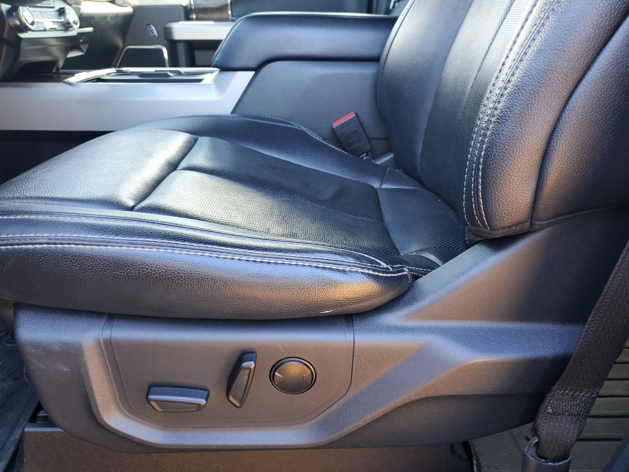 Used 2022 Ford F250 Lariat w/ Lariat Ultimate Package image 21