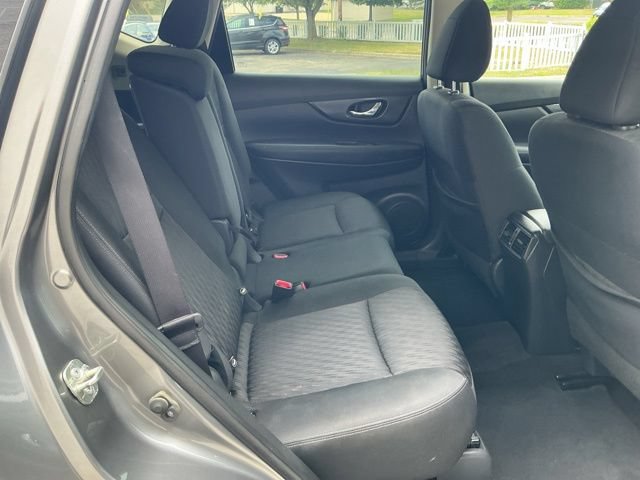 Used 2020 Nissan Rogue SV FWD image 34