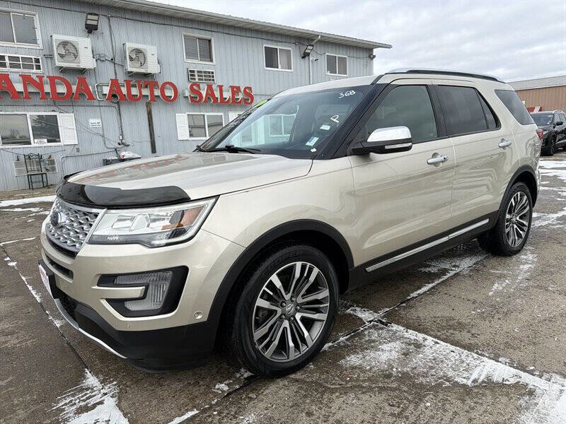 Used 2017 Ford Explorer Platinum image 2