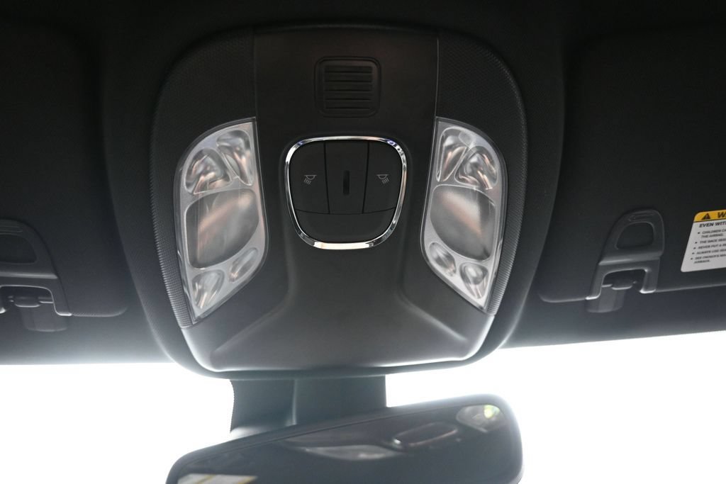 Used 2025 Jeep Compass Limited AWD/4WD image 18