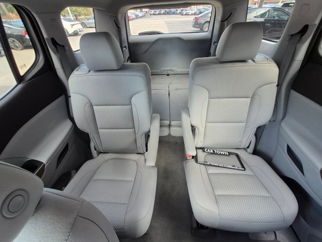 Used 2022 GMC Acadia SLE w/ Driver Convenience Package image 12