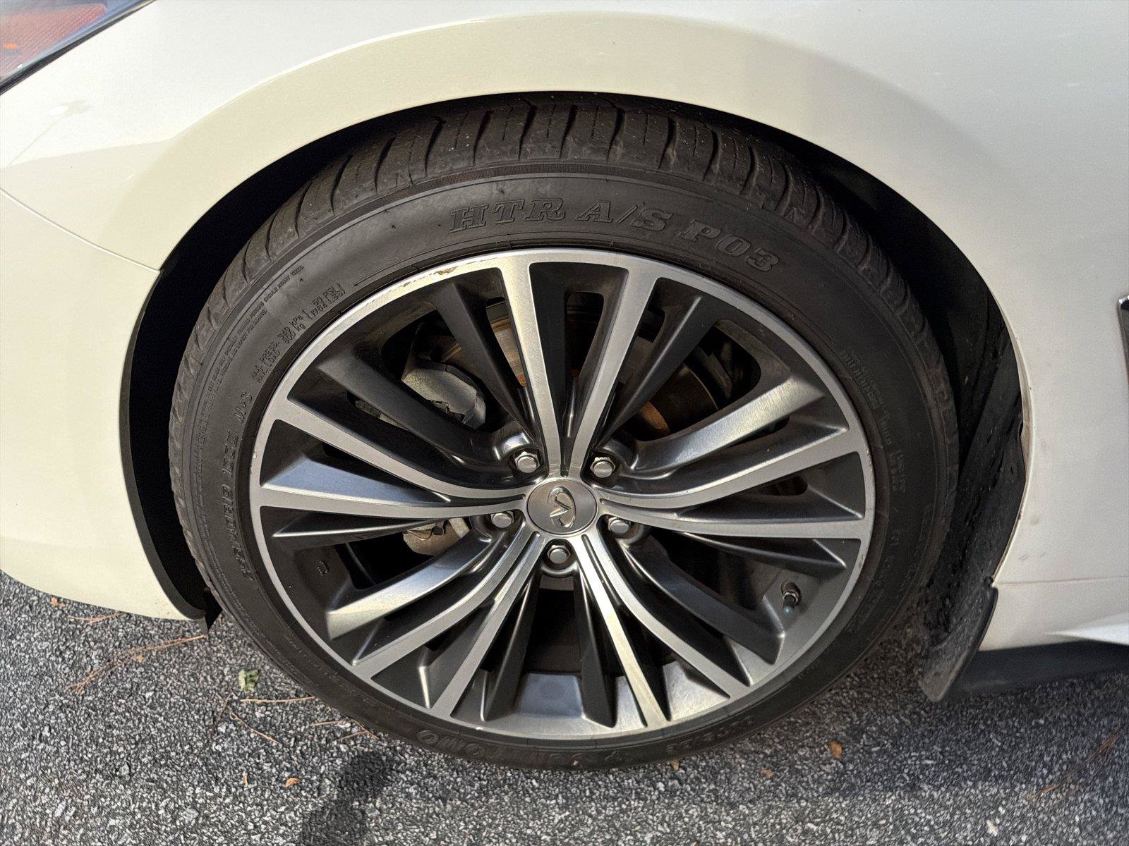 Used 2019 INFINITI Q60 3.0t Luxe w/ Essential Package RWD image 10