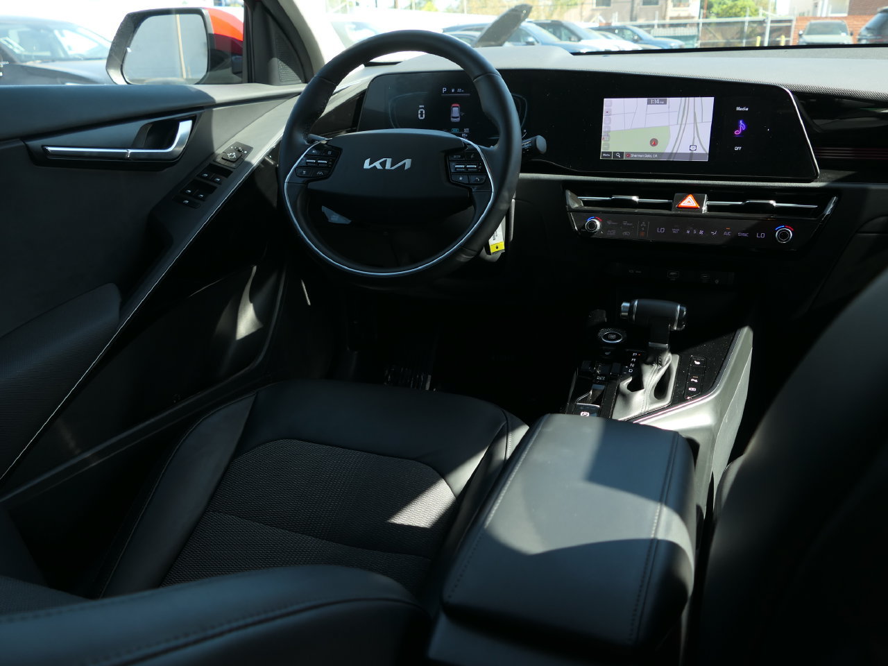 Certified 2024 Kia Niro EX FWD image 26