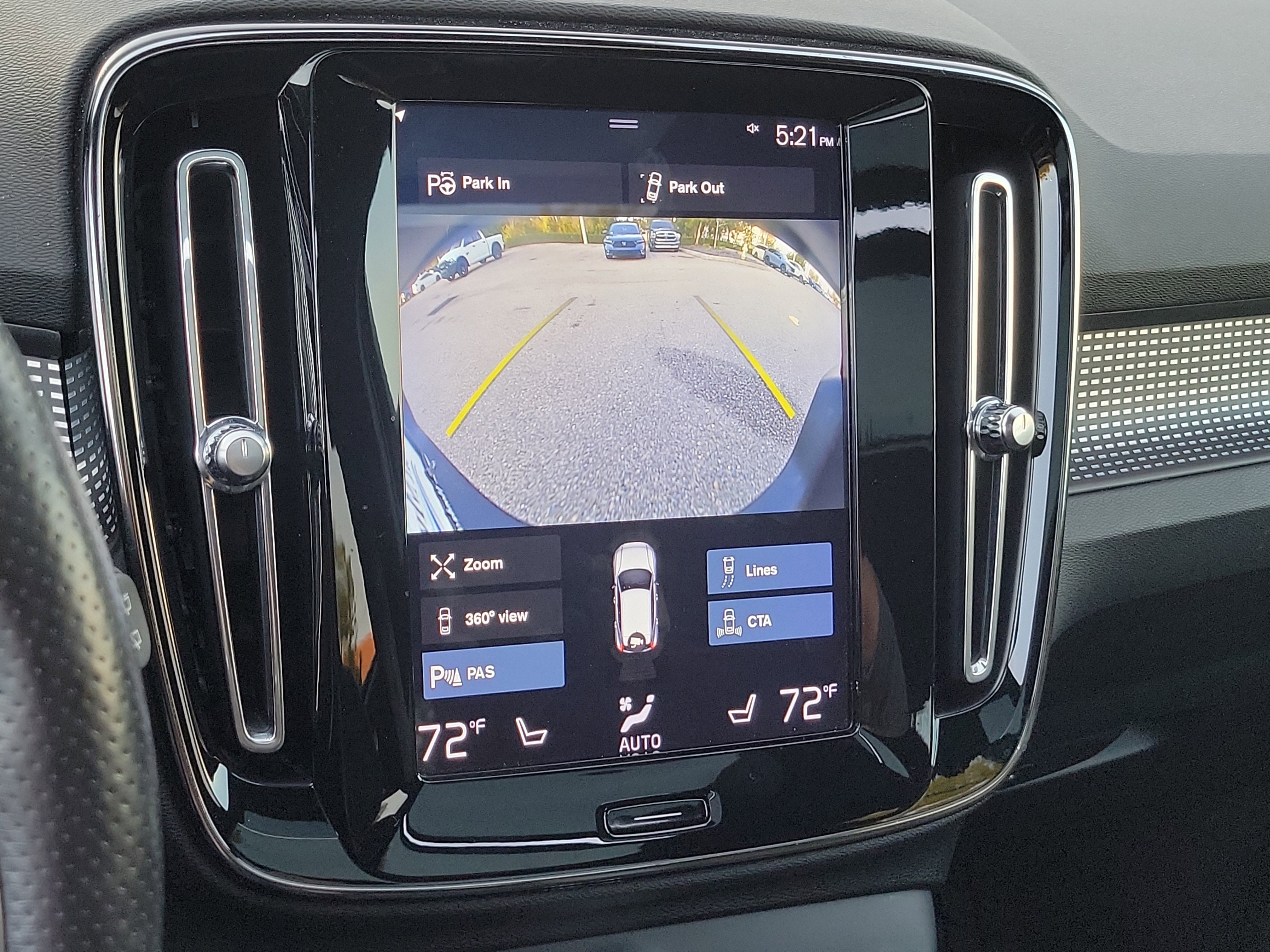 Used 2019 Volvo XC40 T5 R-Design image 30