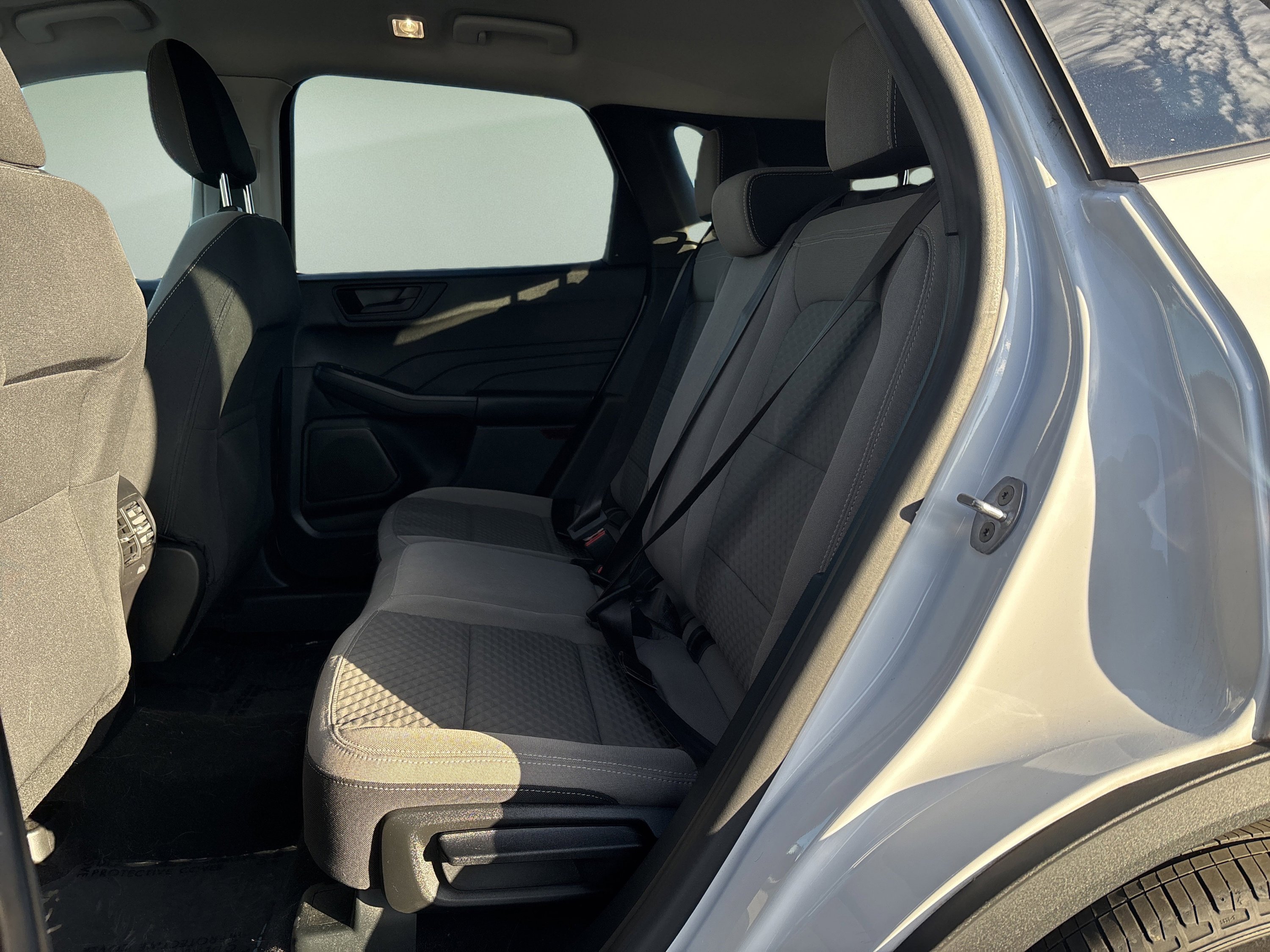 Used 2022 Ford Escape SE w/ Cold Weather Package image 17