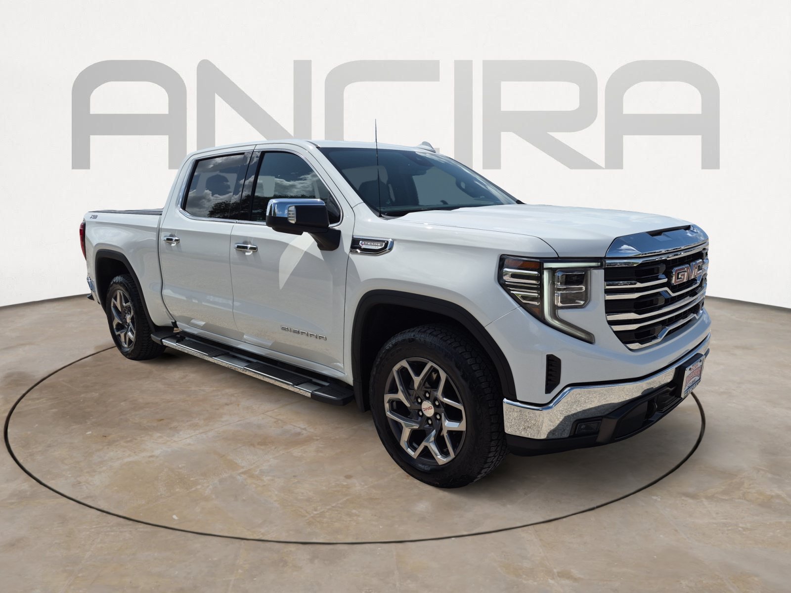 Used 2023 GMC Sierra 1500 SLT AWD/4WD image 5