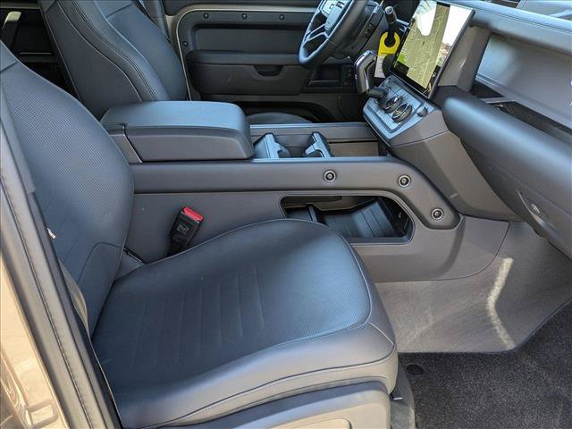 New 2026 Land Rover Defender 110 OCTA AWD/4WD image 18
