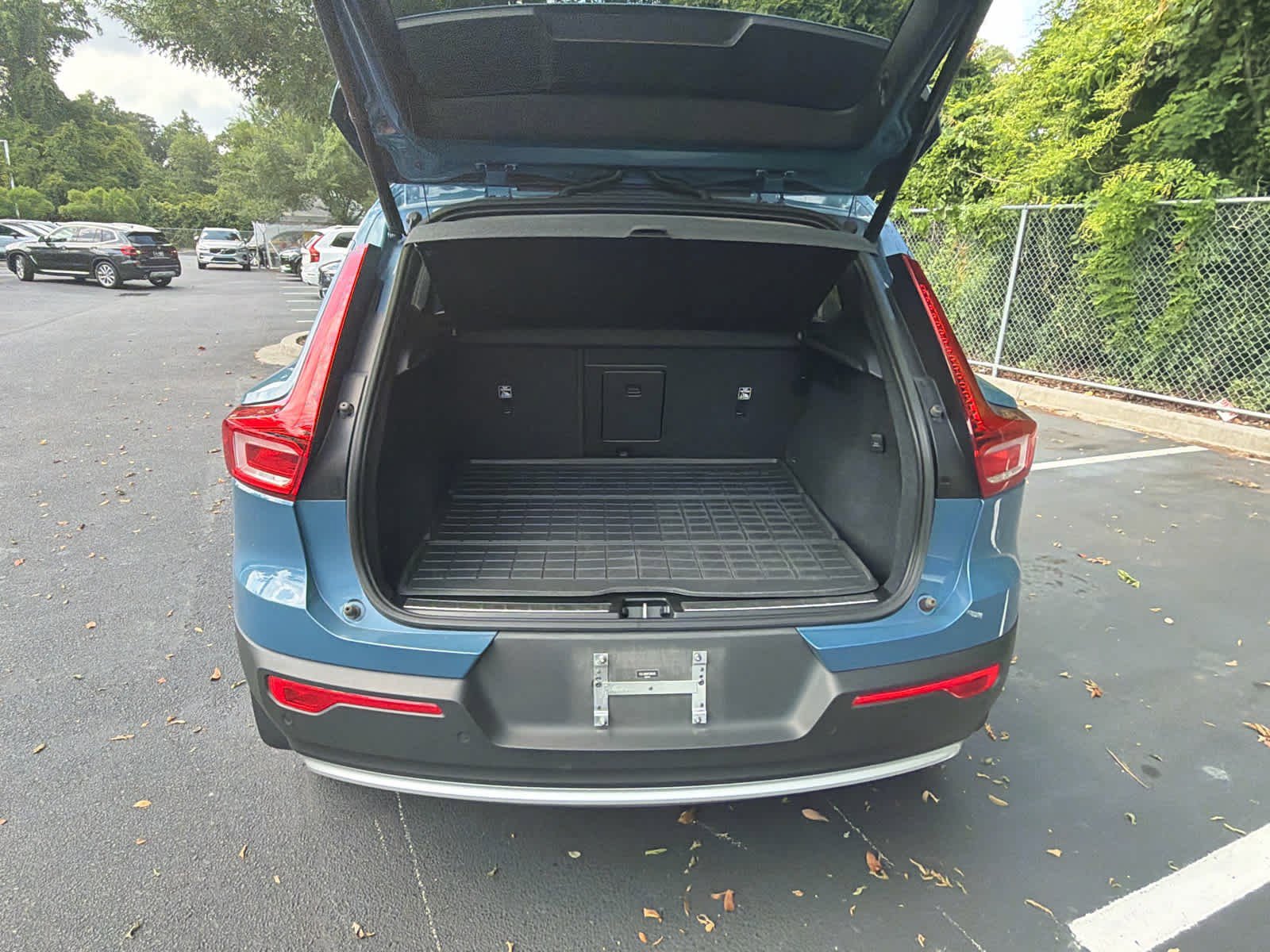 Certified 2023 Volvo XC40 B5 Plus w/ Climate Package AWD/4WD image 22