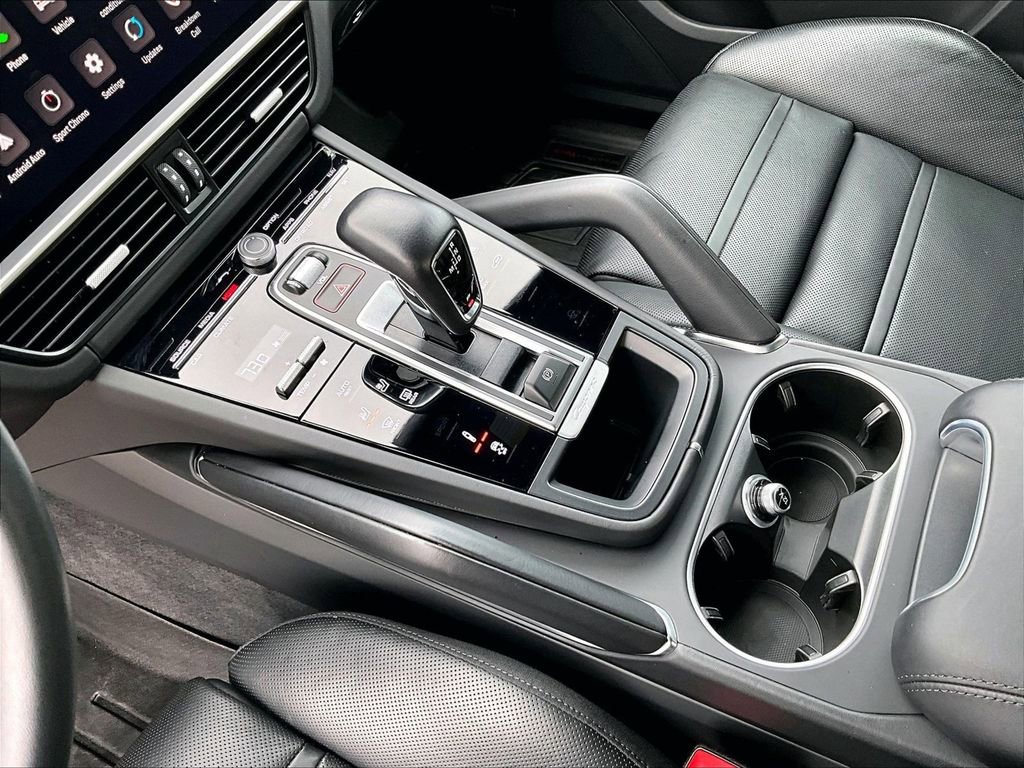 Used 2023 Porsche Cayenne Turbo image 17