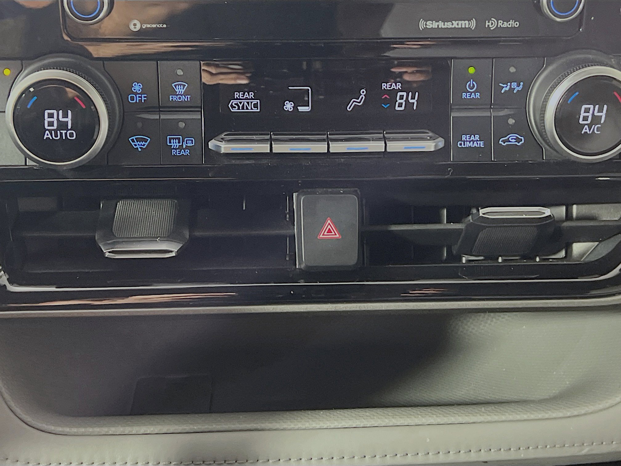 Used 2021 Toyota Highlander XLE image 26