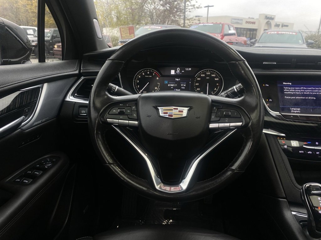 Used 2023 Cadillac XT6 Premium Luxury image 14