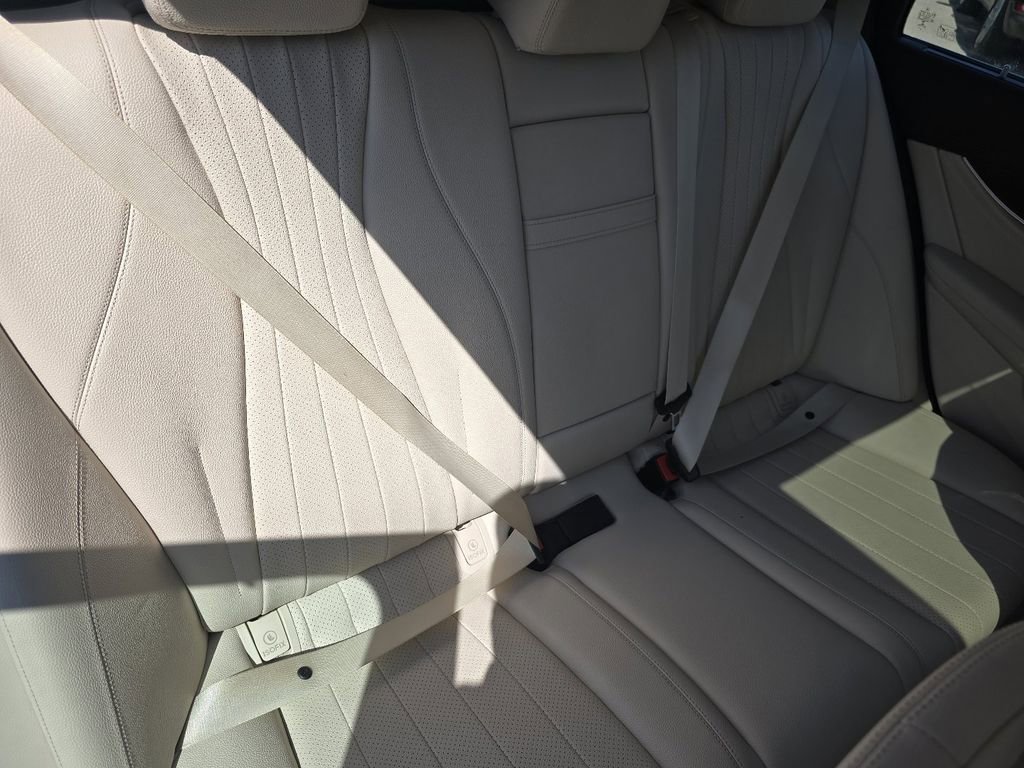Used 2017 Mercedes-Benz E 400 4MATIC Wagon image 23