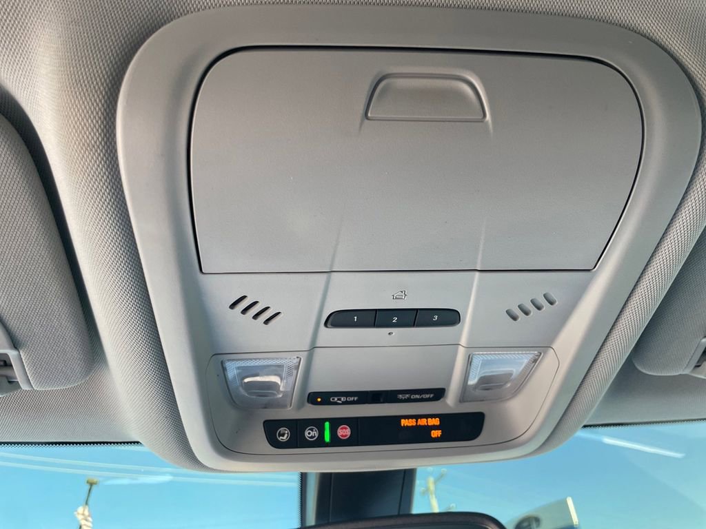 Used 2019 Chevrolet Blazer LT FWD image 22