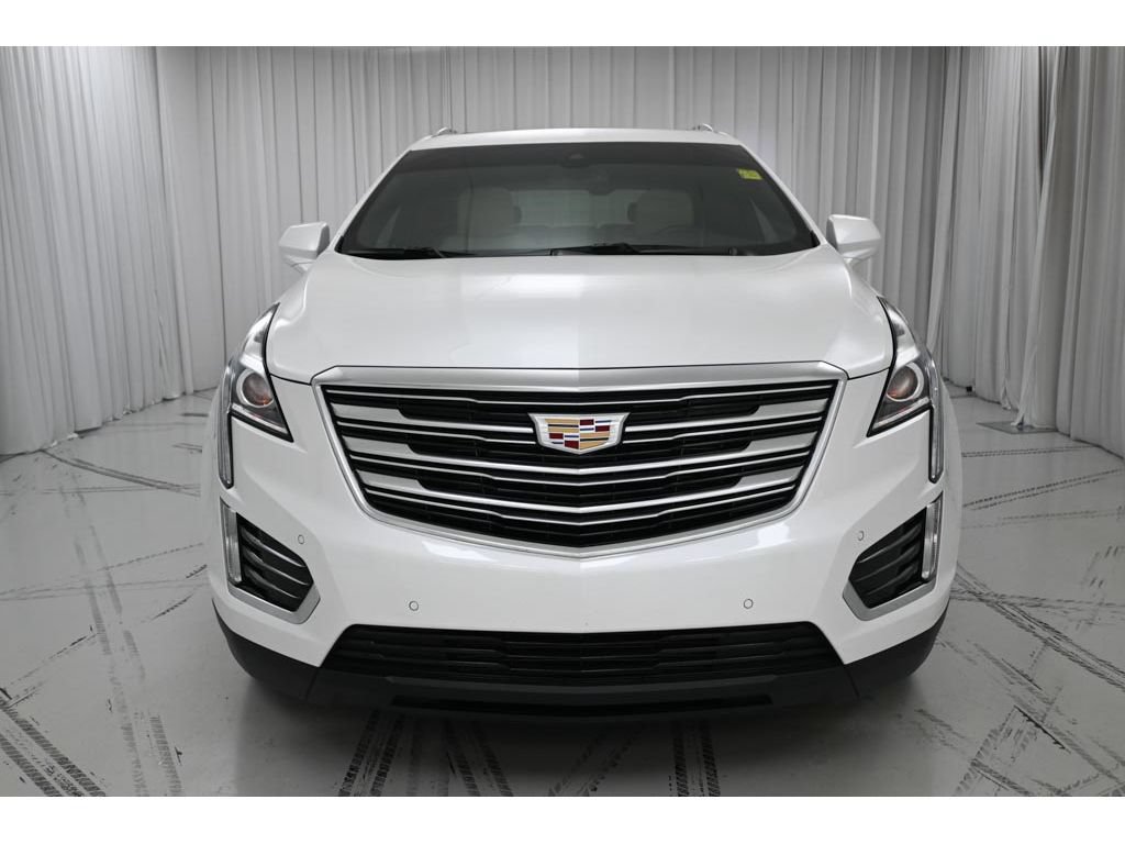 Used 2018 Cadillac XT5 Luxury w/ Driver Awareness Package AWD/4WD image 3