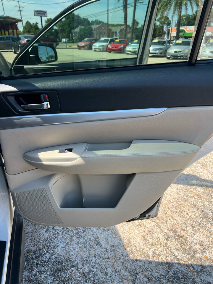 Used 2014 Subaru Outback 2.5i Premium w/ Moonroof Package image 5