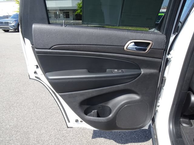 Used 2017 Jeep Grand Cherokee Laredo w/ Quick Order Package 23E AWD/4WD image 15
