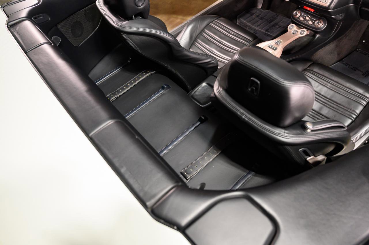 Used 2014 Ferrari California RWD image 40