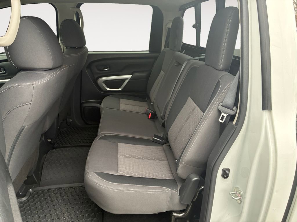 Used 2024 Nissan Titan SV image 13
