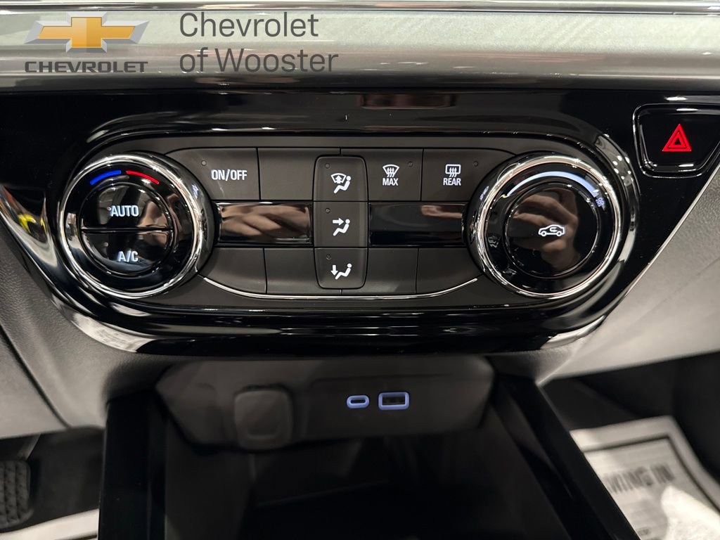 New 2026 Chevrolet Trax LT w/ LPO, Blackout Package image 24