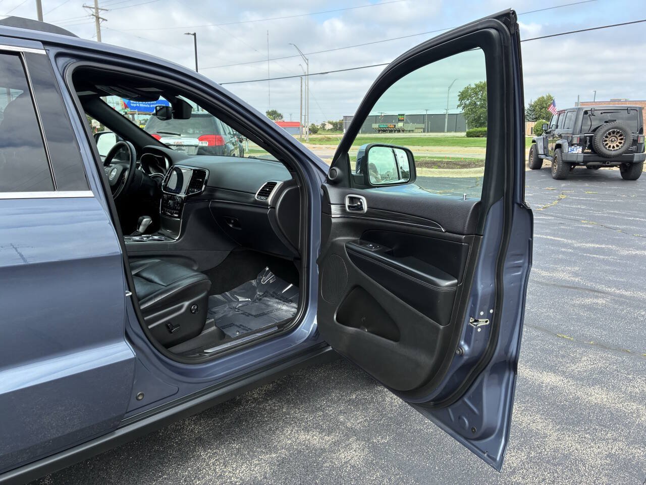 Used 2019 Jeep Grand Cherokee Limited AWD/4WD image 26