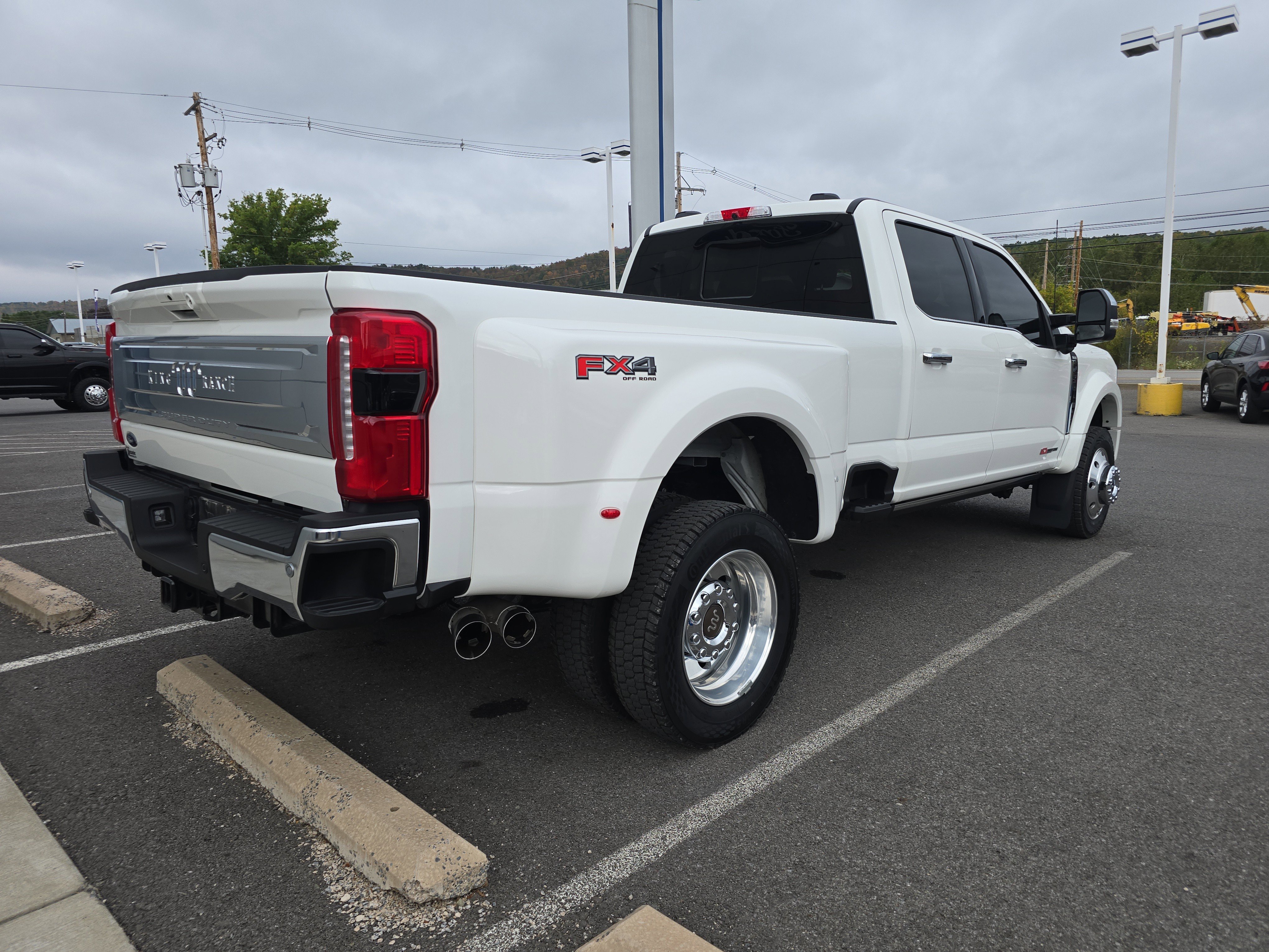 Used 2025 Ford F450 King Ranch w/ Chrome Package image 3